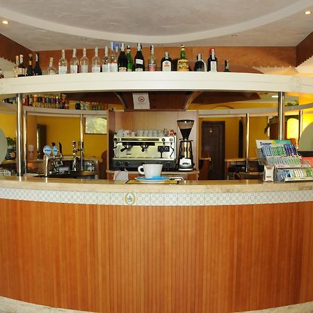 تريكينا Hotel La Quiete المظهر الخارجي الصورة