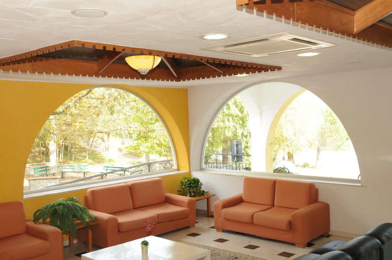 تريكينا Hotel La Quiete المظهر الخارجي الصورة