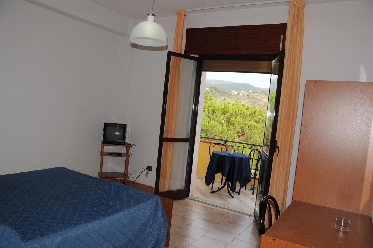 تريكينا Hotel La Quiete المظهر الخارجي الصورة
